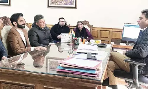 JKHARA ने आतिथ्य क्षेत्र की पंजीकरण संबंधी चिंताओं पर चर्चा के लिए पर्यटन निदेशक से मुलाकात की