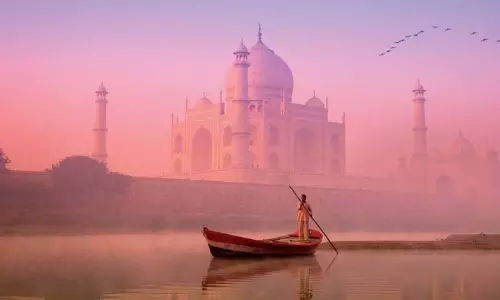 Delhi : यमुना में नौकाविहार की ये कैसी योजना Delhi : यमुना में नौकाविहार की ये कैसी योजना