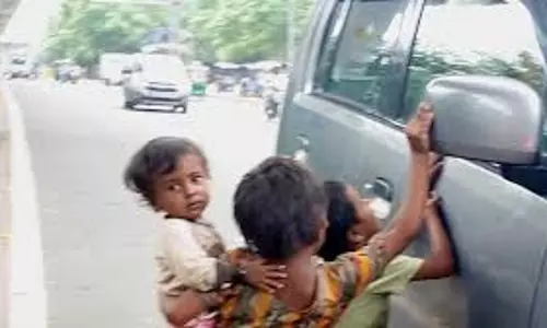 Jind: आठ छोटे बच्चों को भीख मांगते हुए रेस्क्यू किया