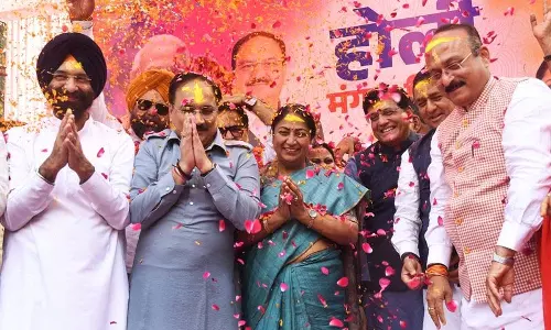 दिल्ली भाजपा का होली मिलन - रंगों, परंपरा और नए राजनीतिक युग का उत्सव दिल्ली भाजपा का होली मिलन - रंगों, परंपरा और नए राजनीतिक युग का उत्सव