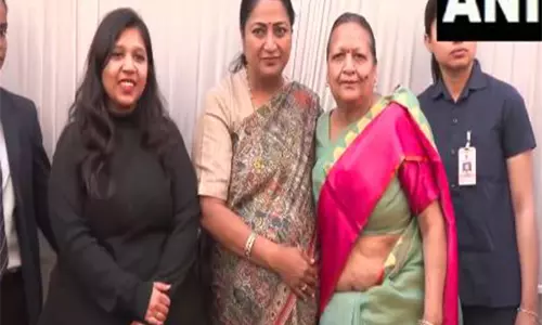 Delhi CM ने अपने आवास पर जन मिलन समारोह आयोजित किया