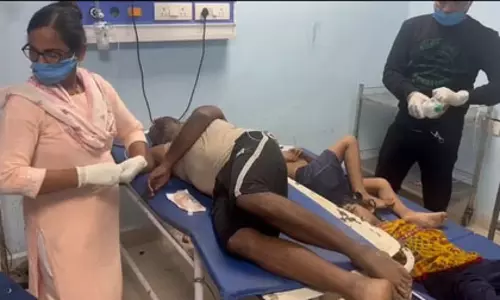 पिता ने चार बच्चों के संग खाया जहरीला पदार्थ, तीन की मौत पिता ने चार बच्चों के संग खाया जहरीला पदार्थ, तीन की मौत
