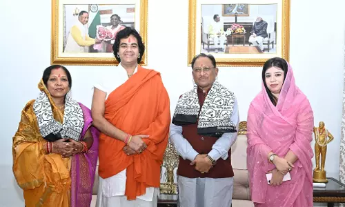 मुख्यमंत्री निवास में विश्वप्रसिद्ध कथावाचक स्वामी चिन्मयानंद बापू का शुभागमन हुआ मुख्यमंत्री निवास में विश्वप्रसिद्ध कथावाचक स्वामी चिन्मयानंद बापू का शुभागमन हुआ