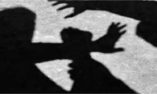 Haryana: पति-पत्नी में झगड़ा, जोरदार थप्पड़ लगने से फटा पत्नी के कान का पर्दा Haryana: पति-पत्नी में झगड़ा, जोरदार थप्पड़ लगने से फटा पत्नी के कान का पर्दा