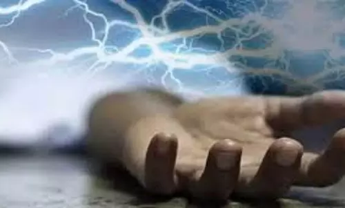 Azamgarh: बिजली करंट लगने से किसान की मौत हुई Azamgarh: बिजली करंट लगने से किसान की मौत हुई