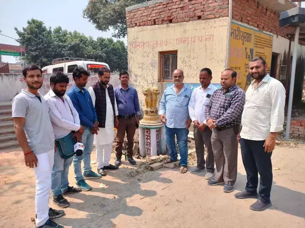 Ballia: पत्रकार राघवेंद्र बाजपेई की हत्या पर बलिया के पत्रकारों में आक्रोश Ballia: पत्रकार राघवेंद्र बाजपेई की हत्या पर बलिया के पत्रकारों में आक्रोश
