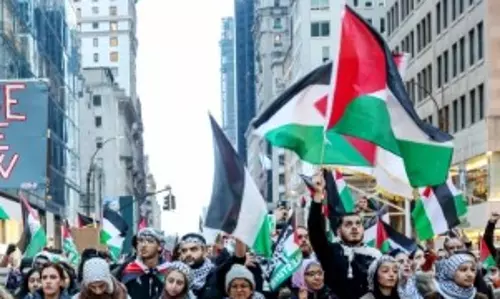New York City में ट्रम्प प्रशासन के खिलाफ़ फिलिस्तीन समर्थक प्रदर्शनकारियों ने रैली निकाली