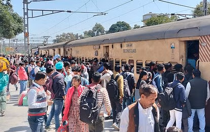 Shahjahanpur: होली पर पैसेंजर ट्रेनों का संचालन बंद