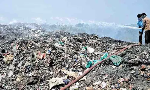 कूड़े का पहाड़ Karimnagar की खूबसूरती को खत्म कर रहा