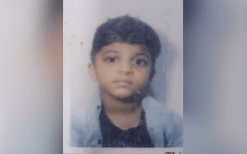 Kerala : कोझिकोड में सातवीं मंजिल की बालकनी से गिरकर 7 वर्षीय बच्चे की मौत Kerala : कोझिकोड में सातवीं मंजिल की बालकनी से गिरकर 7 वर्षीय बच्चे की मौत