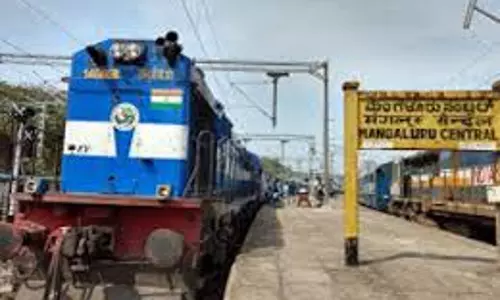 Kerala से होकर जाने वाली रेल सेवाएं घंटों विलंबित रहीं