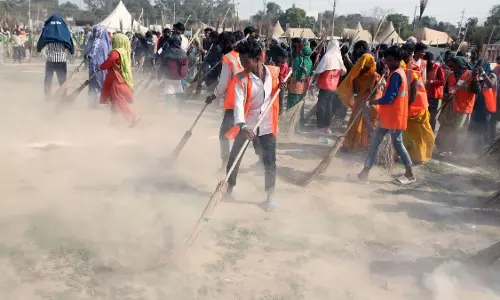 Prayagraj: महाकुंभ में स्वच्छता कार्य में असफल कंपनी को टर्मिशन का नोटिस जारी