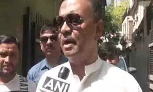 TMC नेता फिरहाद हकीम ने सुवेंदु अधिकारी की टिप्पणी की आलोचना की TMC नेता फिरहाद हकीम ने सुवेंदु अधिकारी की टिप्पणी की आलोचना की