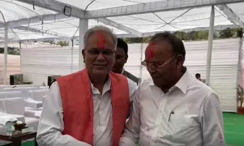 छत्तीसगढ़ विधानसभा में होली मिलन समारोह, साथ दिखे MLA भूपेश बघेल और अजय चंद्राकर छत्तीसगढ़ विधानसभा में होली मिलन समारोह, साथ दिखे MLA भूपेश बघेल और अजय चंद्राकर