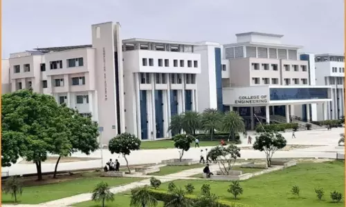 Moradabad: तीर्थंकर महावीर यूनिवर्सिटी के छात्र के बैग से मिला तमंचा Moradabad: तीर्थंकर महावीर यूनिवर्सिटी के छात्र के बैग से मिला तमंचा