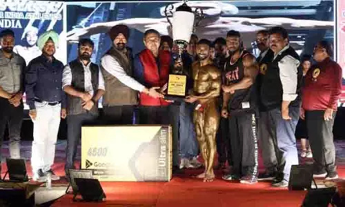 Jalandhar: जैकी ने रयात बाहरा को मिस्टर इंडिया 2025 का ताज पहनाया Jalandhar: जैकी ने रयात बाहरा को मिस्टर इंडिया 2025 का ताज पहनाया