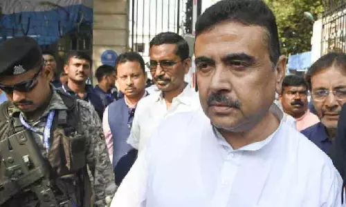 Biman Banerjee और विपक्ष के नेता सुवेंदु अधिकारी के बीच कागज़ पर नोकझोंक Biman Banerjee और विपक्ष के नेता सुवेंदु अधिकारी के बीच कागज़ पर नोकझोंक