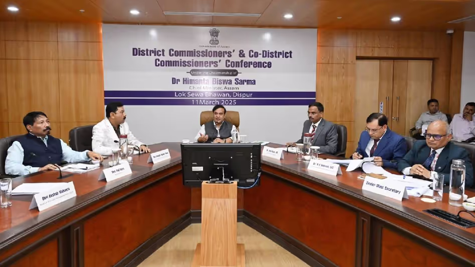 Assam :  हिमंत बिस्वा सरमा ने डीसी, सह-जिला आयुक्तों के पहले सम्मेलन
