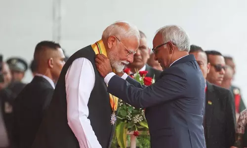 मॉरीशस में PM मोदी, देखें फोटो, वीडियो... मॉरीशस में PM मोदी, देखें फोटो, वीडियो...