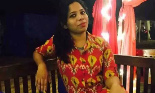 Hyderabad: महिला पत्रकार ने शहर की पुलिस पर गिरफ्तारी का आरोप लगाया Hyderabad: महिला पत्रकार ने शहर की पुलिस पर गिरफ्तारी का आरोप लगाया