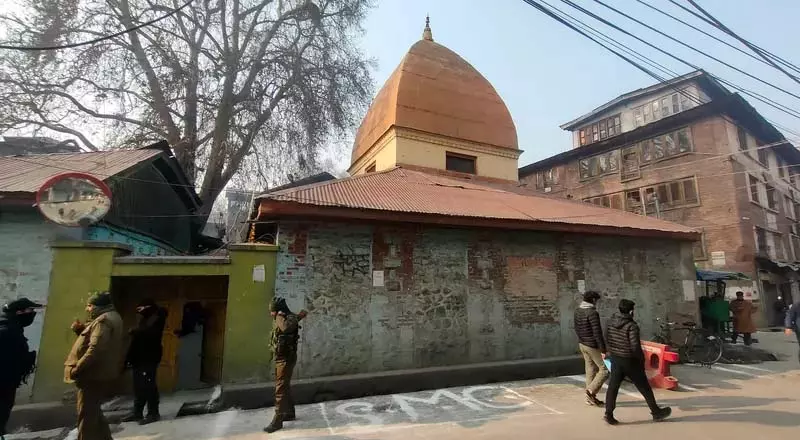 मंदिर की जमीन की बिक्री और पट्टे में भू-माफिया शामिल: जम्मू-कश्मीर शांति मंच मंदिर की जमीन की बिक्री और पट्टे में भू-माफिया शामिल: जम्मू-कश्मीर शांति मंच
