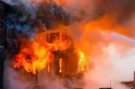 Up News: 3 घरों में लगी भीषण आग, नकदी और जेवरात समेत घरेलू सामान जलकर राख Up News: 3 घरों में लगी भीषण आग, नकदी और जेवरात समेत घरेलू सामान जलकर राख