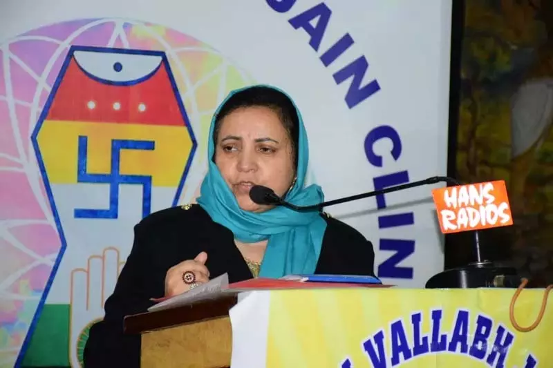 सकीना इटू ने एल.ए. में अनुदान की मांग पेश की सकीना इटू ने एल.ए. में अनुदान की मांग पेश की