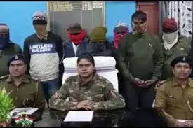 हाई-टेक कारों की चोरी के आरोप में गिरोह के 3 सदस्य पुलिस के जाल में फंसे हाई-टेक कारों की चोरी के आरोप में गिरोह के 3 सदस्य पुलिस के जाल में फंसे