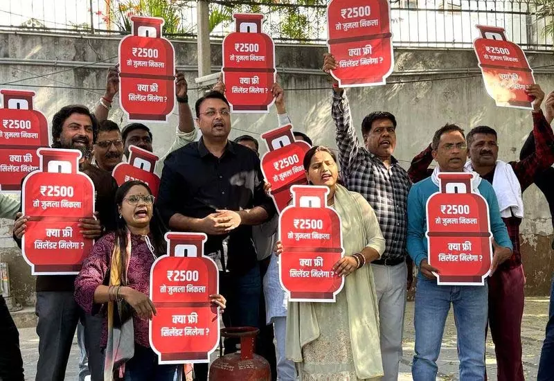 शहर में 40 जगहों पर आप का विरोध प्रदर्शन शहर में 40 जगहों पर आप का विरोध प्रदर्शन