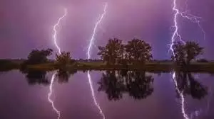 UP Weather: होली पर ठंडी हवाओं के साथ बारिश का मजा UP Weather: होली पर ठंडी हवाओं के साथ बारिश का मजा