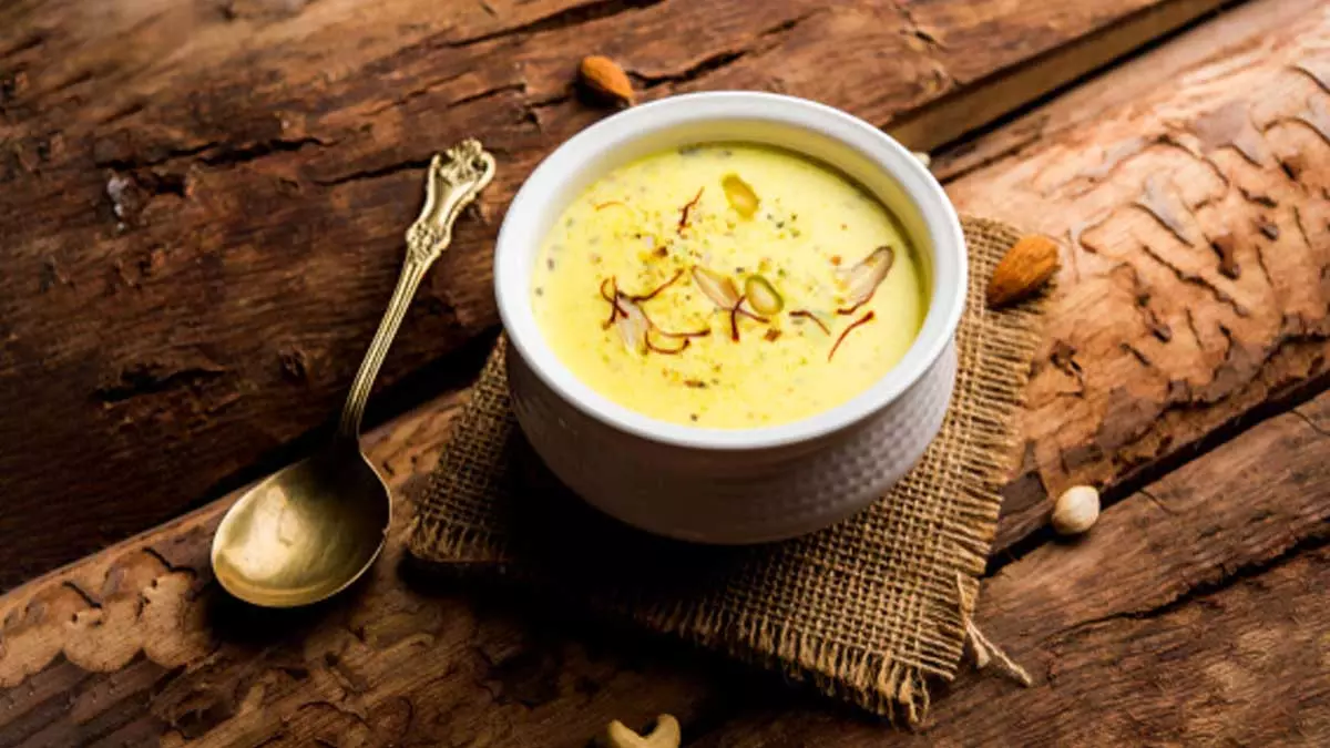 Kesar Pista Kheer खास और अलग स्वीट डिश Kesar Pista Kheer खास और अलग स्वीट डिश