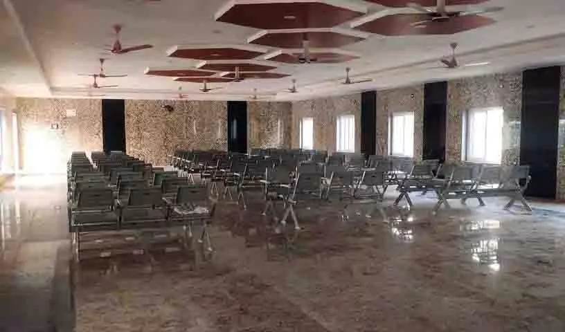 Khammam रेलवे स्टेशन का आधुनिकीकरण कार्य तेजी से आगे बढ़ रहा Khammam रेलवे स्टेशन का आधुनिकीकरण कार्य तेजी से आगे बढ़ रहा