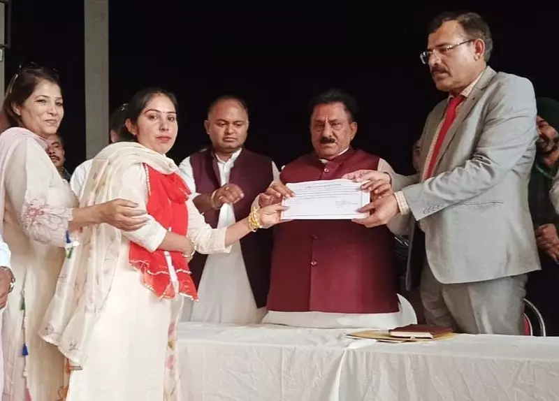 Haryana : भाजपा की माफ़ी थानेसर नगर परिषद की चेयरपर्सन बनीं Haryana : भाजपा की माफ़ी थानेसर नगर परिषद की चेयरपर्सन बनीं