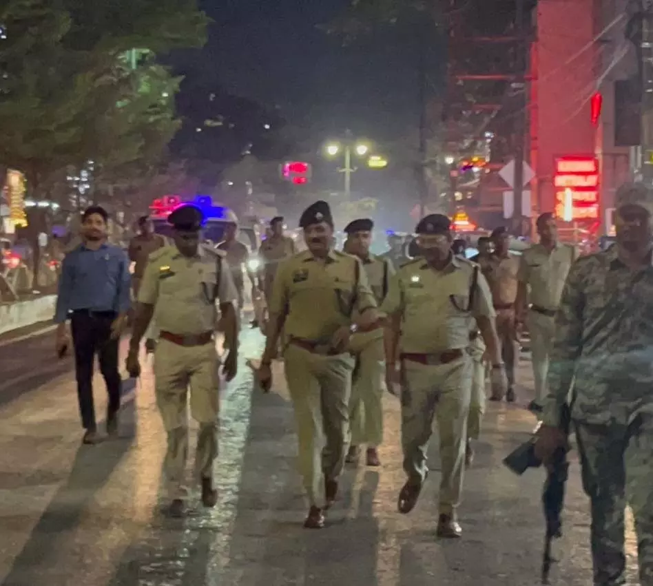 Holi 2025 : होली से पहले दिल्ली में सुरक्षा चाक-चौबंद, पुलिस ने निकाला फ्लैग मार्च Holi 2025 : होली से पहले दिल्ली में सुरक्षा चाक-चौबंद, पुलिस ने निकाला फ्लैग मार्च