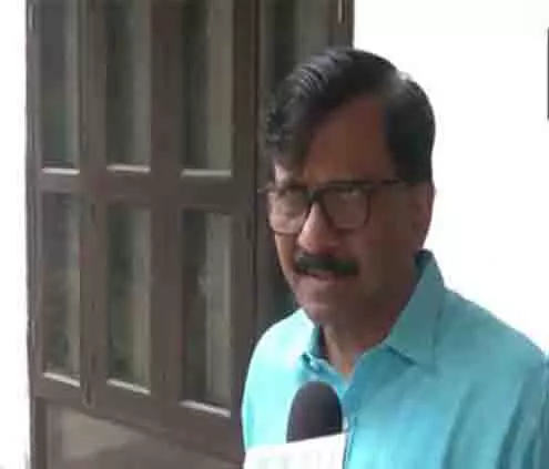 मुसलमानों पर बार-बार सवाल उठाना सही नहीं: शिवसेना सांसद संजय राउत मुसलमानों पर बार-बार सवाल उठाना सही नहीं: शिवसेना सांसद संजय राउत
