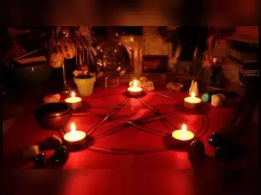 चर्चित अस्पताल में काला जादू किए जाने का दावा, मचा हड़कंप चर्चित अस्पताल में काला जादू किए जाने का दावा, मचा हड़कंप