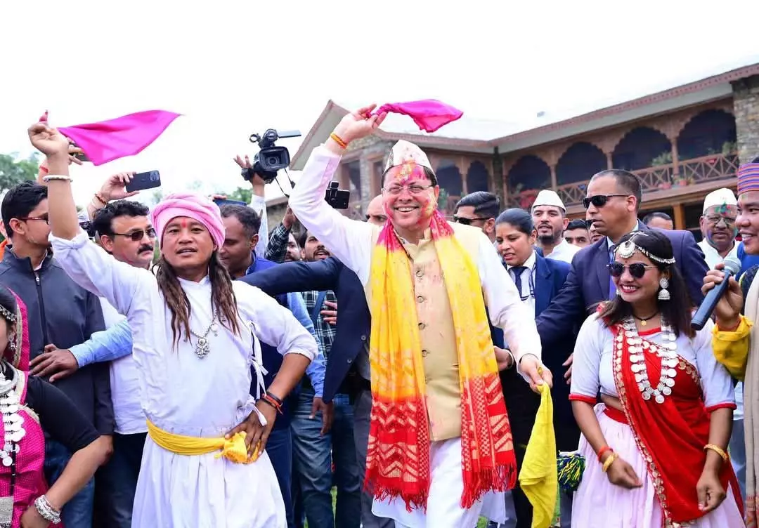 अबीर-गुलाल संग और निखरे लोक संस्कृति के रंग अबीर-गुलाल संग और निखरे लोक संस्कृति के रंग