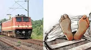 Ambalapuzha: अलाप्पुझा में पंचायत कर्मचारी और बेटी ने ट्रेन के आगे कूदकर की आत्महत्या Ambalapuzha: अलाप्पुझा में पंचायत कर्मचारी और बेटी ने ट्रेन के आगे कूदकर की आत्महत्या
