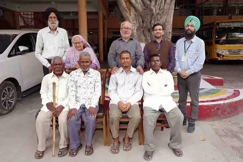 Pingalwara ने बिहार के श्रमिकों का इलाज कराया, होली पर उन्हें उनके परिवार से मिलाया Pingalwara ने बिहार के श्रमिकों का इलाज कराया, होली पर उन्हें उनके परिवार से मिलाया