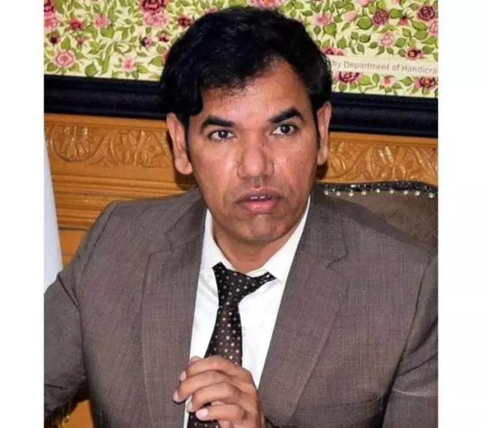 Jammu: मंडलायुक्त ने चनापोरा से तेंगपोरा पुल की मरम्मत/निर्माण पर बैठक की अध्यक्षता की Jammu: मंडलायुक्त ने चनापोरा से तेंगपोरा पुल की मरम्मत/निर्माण पर बैठक की अध्यक्षता की