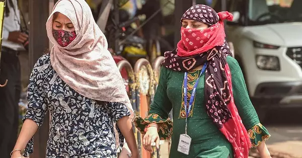 Ranchi: होली पर मंडरा रहा लू का साया, मौसम विभाग ने किया अलर्ट Ranchi: होली पर मंडरा रहा लू का साया, मौसम विभाग ने किया अलर्ट