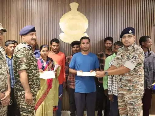 विष्णुदेव सरकार की नियद नेल्लानार योजना से प्रभावित हुए माओवादी: विजय शर्मा विष्णुदेव सरकार की नियद नेल्लानार योजना से प्रभावित हुए माओवादी: विजय शर्मा