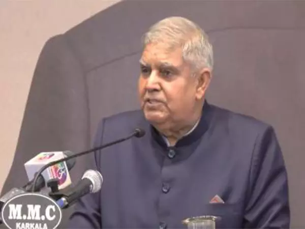 आइए हम Holi के अवसर पर एकता की भावना को अपनाएं: उपराष्ट्रपति धनखड़ आइए हम Holi के अवसर पर एकता की भावना को अपनाएं: उपराष्ट्रपति धनखड़