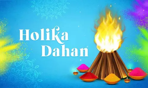 होलिका दहन 2025: जानें शुभ मुहूर्त, पूजा विधि और महत्व होलिका दहन 2025: जानें शुभ मुहूर्त, पूजा विधि और महत्व
