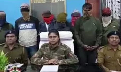 हाई-टेक कारों की चोरी के आरोप में गिरोह के 3 सदस्य पुलिस के जाल में फंसे हाई-टेक कारों की चोरी के आरोप में गिरोह के 3 सदस्य पुलिस के जाल में फंसे