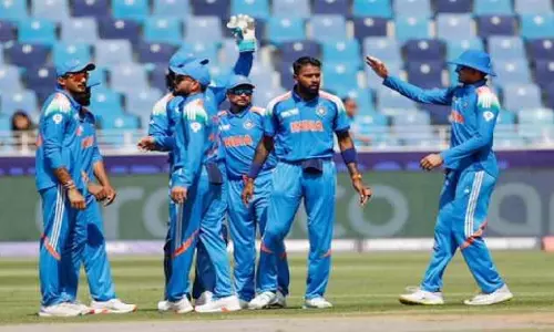 BCCI Central Contract: कौन अंदर, कौन बाहर? करोड़ों का नुकसान झेल सकते हैं ये खिलाड़ी BCCI Central Contract: कौन अंदर, कौन बाहर? करोड़ों का नुकसान झेल सकते हैं ये खिलाड़ी