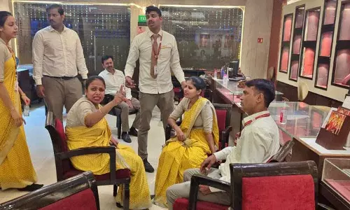 BIG BREAKING: तनिष्क शोरूम लूटकांड, 25 नहीं 10 करोड़ 9 लाख की हुई थी लूट, मामले में नया ट्विस्ट BIG BREAKING: तनिष्क शोरूम लूटकांड, 25 नहीं 10 करोड़ 9 लाख की हुई थी लूट, मामले में नया ट्विस्ट