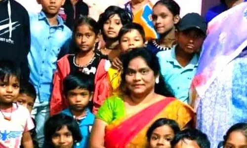 Sambalpur: जीवन में कई महिलाओं को कठिनाइयों का सामना करना पड़ रहा