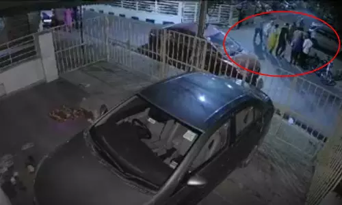 पार्किंग को लेकर झगड़ा, साइंटिस्ट की दुखद मौत का LIVE वीडियो, परिजनों का रो-रोकर बुरा हाल