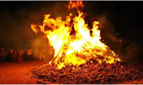 Holika Dahan पर करें ये आसान उपाय, बरसेगी कृपा